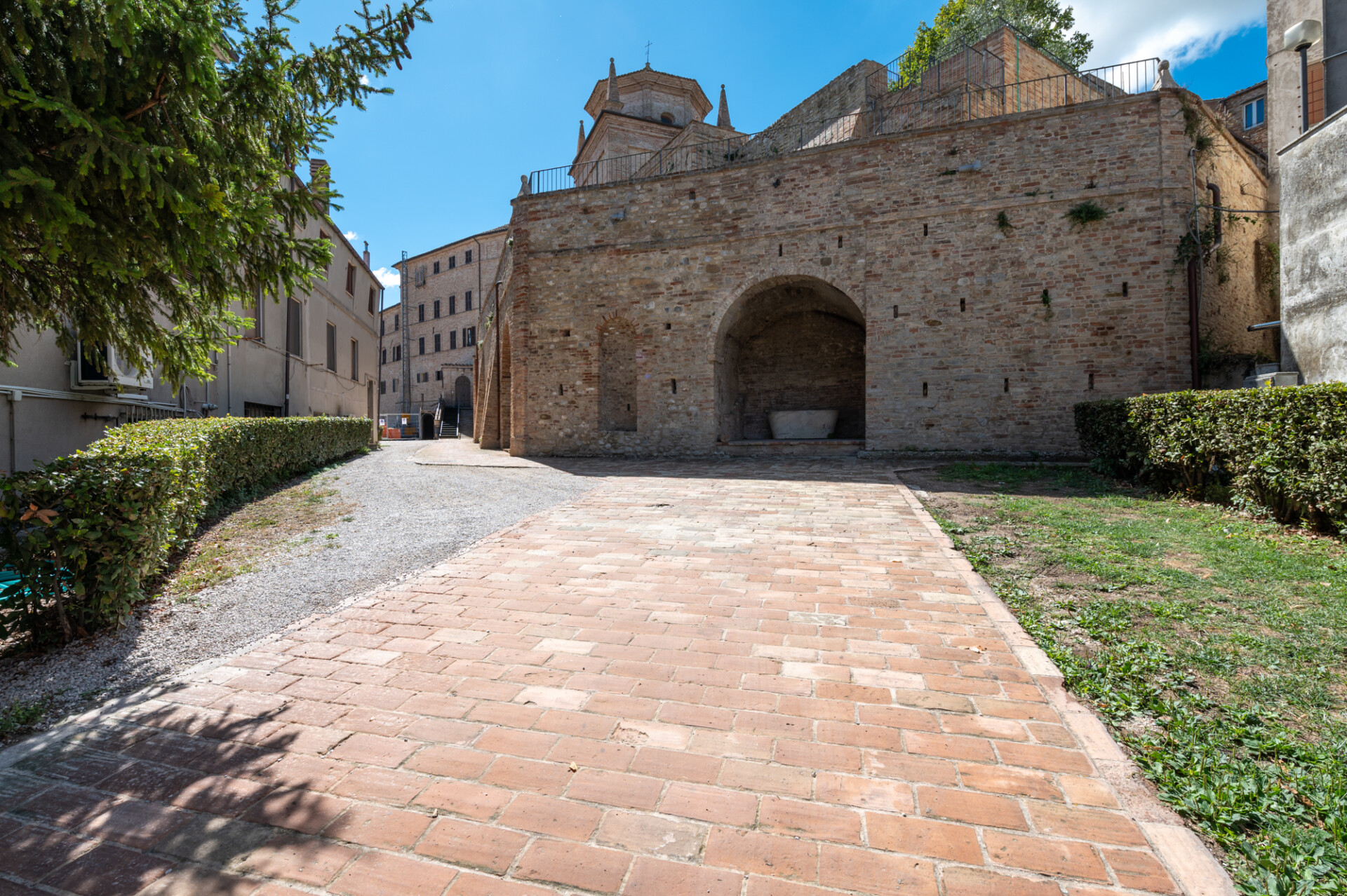 Palazzo Paradisi - Montalto delle Marche - Iacom
