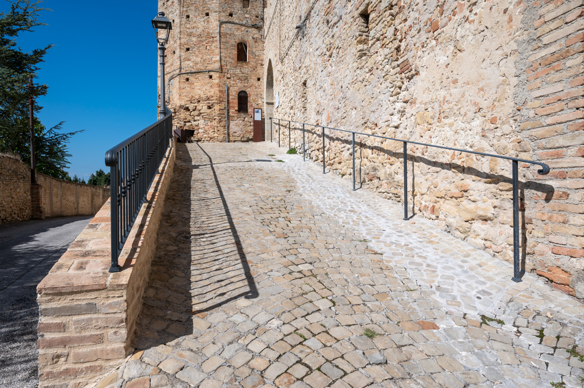 Porta Nuova - Comune di Montefiore dell'Aso - Iacom