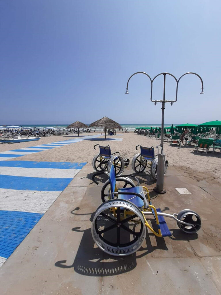 Spiaggia pubblica accessibile - Grottammare | Iacom