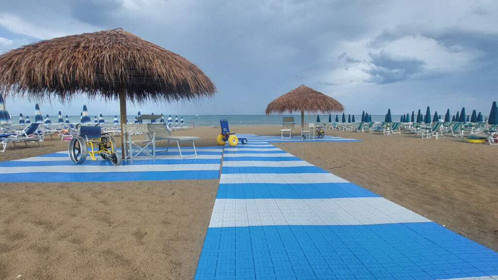 Spiaggia pubblica accessibile - Grottammare | Iacom